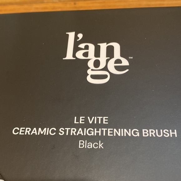 I’ange Le Vite ceramic straightening brush. NIB/In box. Never used. - Picture 2 of 7